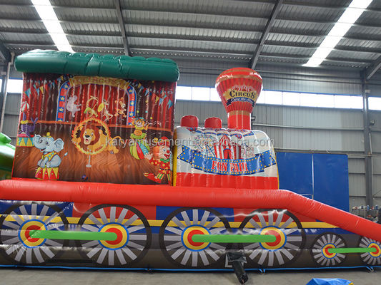 Unterhalten Sie die Kinder mit diesem aufblasbaren Zirkus-Hindernisplatz im Fun City Vergnügungspark