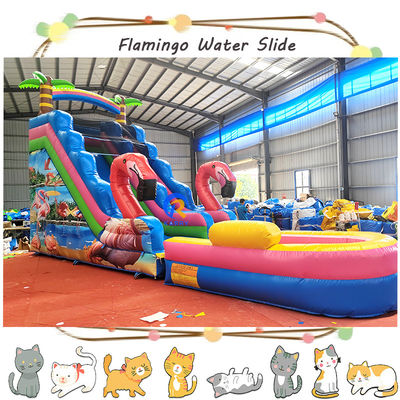 Maximalkapazität 100-500 kg Aufblasbarer Wasserrutschplatz mit Pool und spannendem Flamingo-Design