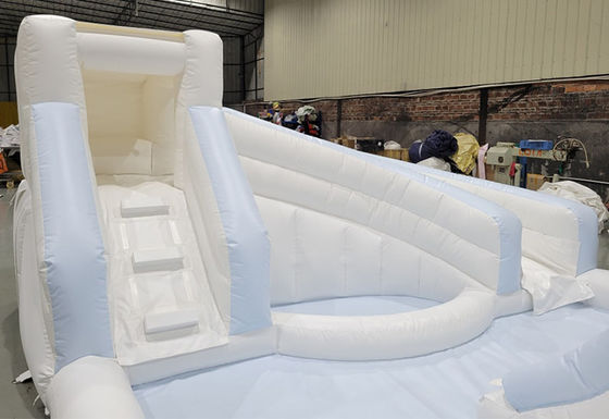 Weißes PVC Unisex Outdoor Hindernisfeld aufblasbares Soft Play-Gerät Kinderspielplatz Rutsche Wasser aufblasbar mit Pool
