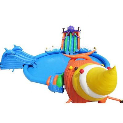 Aufblasbare Wasserrutsche und Pool für Kinder und Erwachsene mit umweltfreundlichem Design
