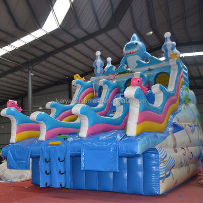 Aufblasbare Poolrutschen für Kinder Doppelspurige Hai-Design kommerzielle PVC-Wasserrutsche