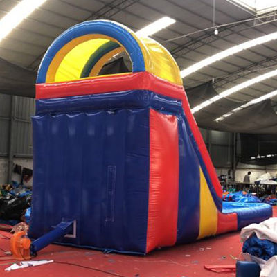 EN14960 Zertifizierte beliebte aufblasbare Wasserrutsche mit Dip-Kurve und Wildsplash