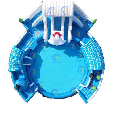 Genießen Sie den Spaß im Innenwasser mit einer aufblasbaren Wasserrutsche für 5-10 Passagiere und einem großen runden Pool
