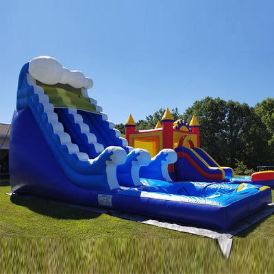 Spray-Blauwasserrutsche für Outdoor-Spiele Große Sprungrutsche für Outdoor-Spaß