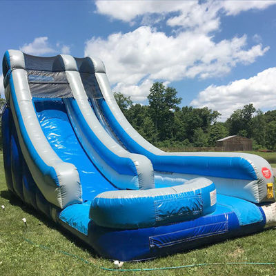 Blaue PVC aufblasbare kommerzielle Wasserrutsche mit Pool und spannendem Design
