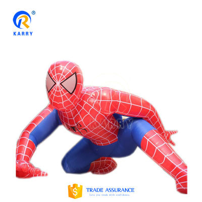 EN14960 Zertifizierter kundenspezifischer aufblasbarer Spiderman mit Weihnachtsgeschenk und Luftbläser