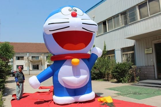 Farbenfrohe aufblasbare Doraemon mit Luftbläser und Zubehör