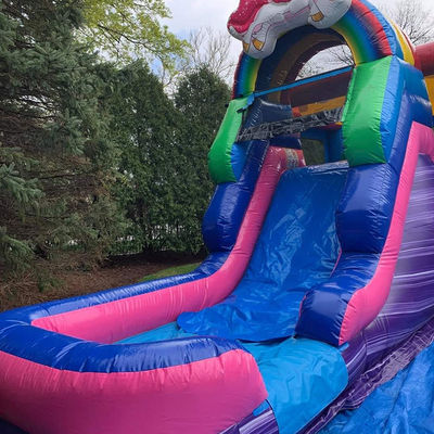 Kinder aufblasbare Spielzeuge Regenbogen Einhorn Trampolin Schloss aufblasbares Sprunghaus mit Rutsche