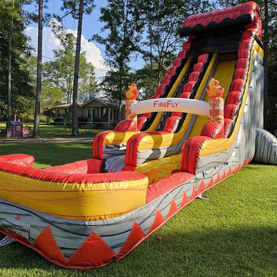 CE/EN71/EN14960 Zertifizierte Wasserprallhausrutsche mit Pool und Spielplatz im Hinterhof