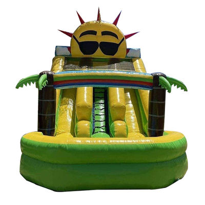 Aufblasbare Spielzeuge für Kinder im Freien Kleine Sonnensprungrutsche mit Pool und Dual Slip n' Slide