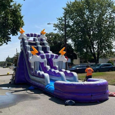 Kinderspielzeug Sommer aufblasbarer Wasserpark mit Pool und lila Wasserrutsche