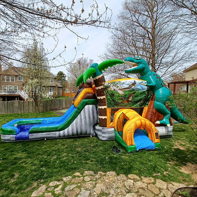 Erleben Sie den Nervenkitzel der Dinosaurierzeit mit unserem aufblasbaren Sprunghaus und unserer Rutsche