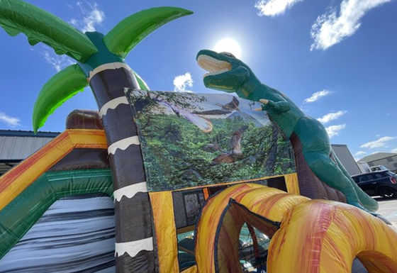 Erleben Sie den Nervenkitzel der Dinosaurierzeit mit unserem aufblasbaren Sprunghaus und unserer Rutsche