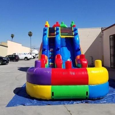 5-10 Passagiere Aufblasbare Wasserrutschen mit Regenbogen-Pool und Rutschenpaket
