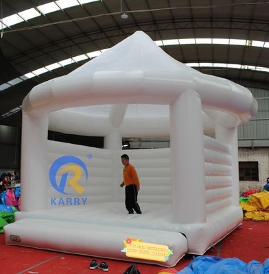 Maßgeschneiderte weiße aufblasbare Hochzeit Trampolin Sprungbett 4 * 4m für Erwachsene Party Sprung