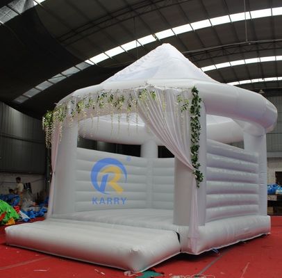 Maßgeschneiderte weiße aufblasbare Hochzeit Trampolin Sprungbett 4 * 4m für Erwachsene Party Sprung
