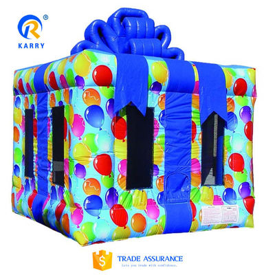 Eigenschaften PORTABLE Aufblasbare schicke Geschenkbox Wasser Jumper Türsteher Haus zum Verkauf