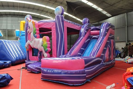 Individuelle Größe Aufblaserhäuser Sprunghaus Wasserrutsche mit Regenbogen-Einhorn-Design