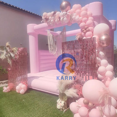 Hochzeitsfeier Hochzeitsschloss Tragbare und langlebige leichte rosa aufblasbare Trampoline