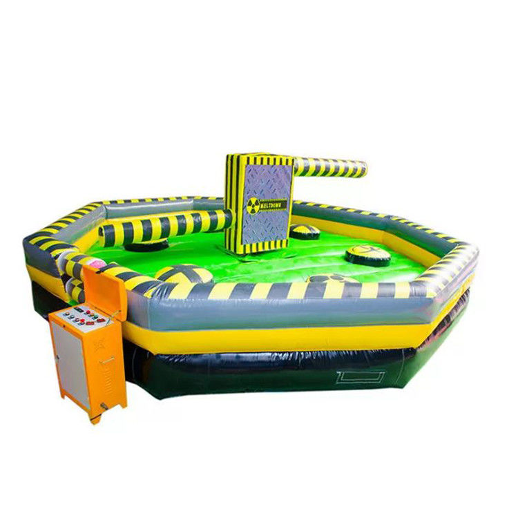 Features PORTABLE Meltdown Aufblasbare Herausforderung Sport Spiel für Erwachsene PVC Springen Spaß