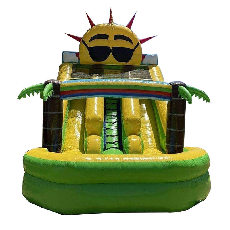 Aufblasbare Spielzeuge für Kinder im Freien Kleine Sonnensprungrutsche mit Pool und Dual Slip n' Slide