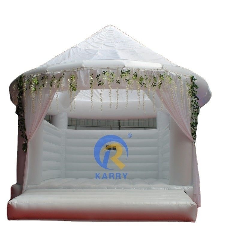 Maßgeschneiderte weiße aufblasbare Hochzeit Trampolin Sprungbett 4 * 4m für Erwachsene Party Sprung